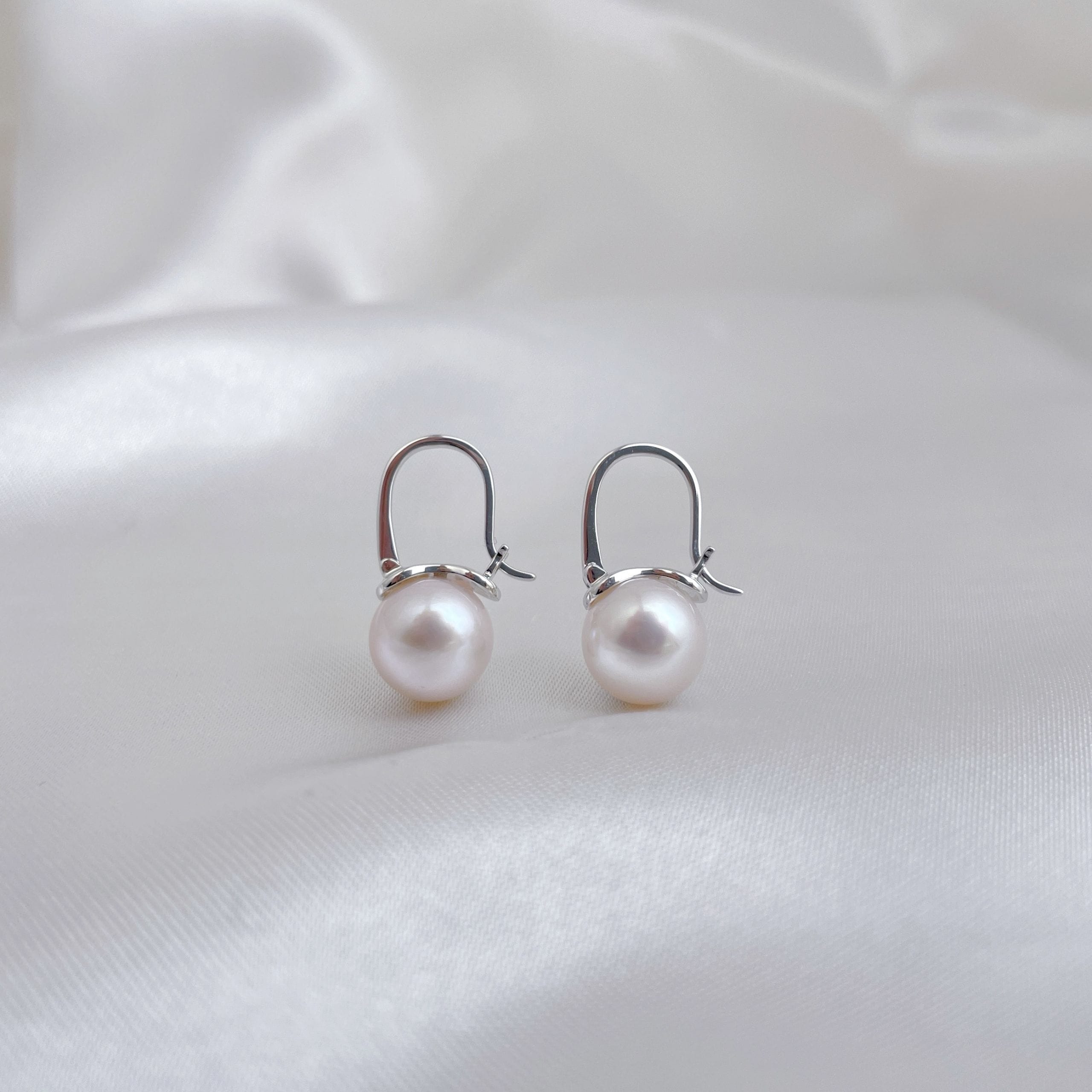 8.5-9mm White Japanese Akoya Pearl Hoop Earrings