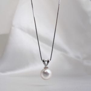 Ribbon Style-sqr Ribbon Twist White Japanese Akoya Pearl Pendant