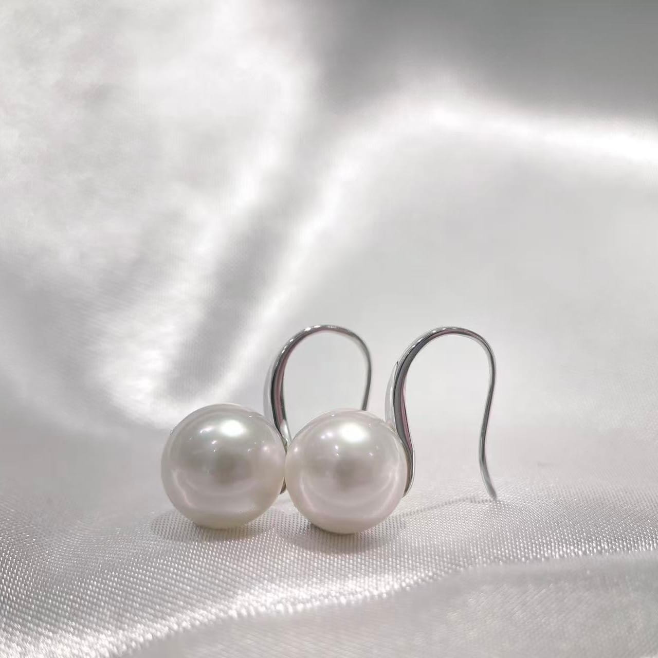 9-9.5mm White Japanese Akoya Pearl Drop Hook Earrings